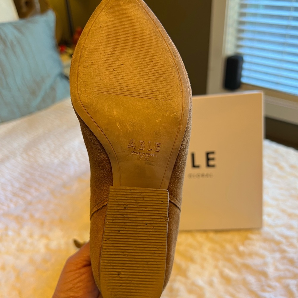 Able brand Rojas Western Boot. Tan suede. - Picture 6 of 7